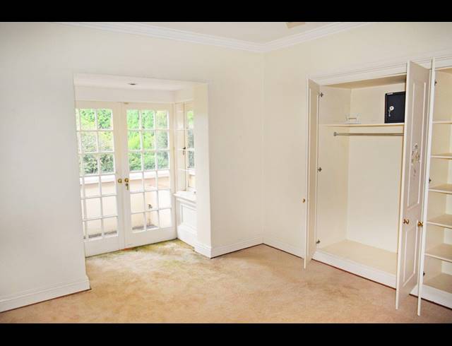 4 BEDROOM HOUSE FOR SALE IN HOUGHTON ESTATE